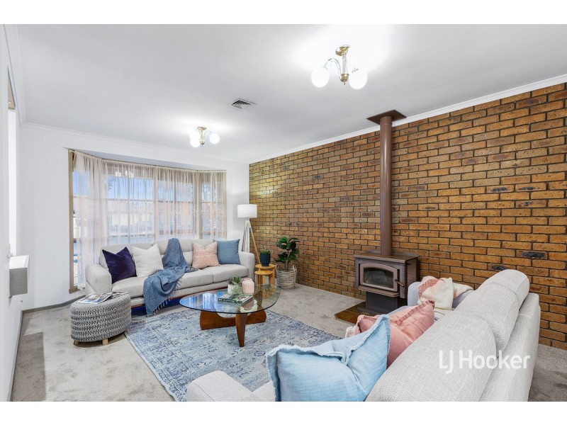 26 Sommers Drive, Altona Meadows VIC 3028