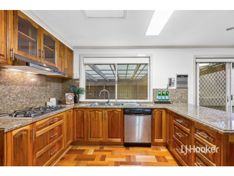 26 Sommers Drive, Altona Meadows VIC 3028