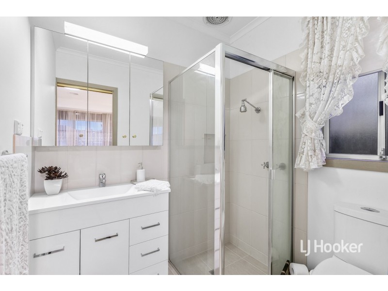 26 Sommers Drive, Altona Meadows VIC 3028