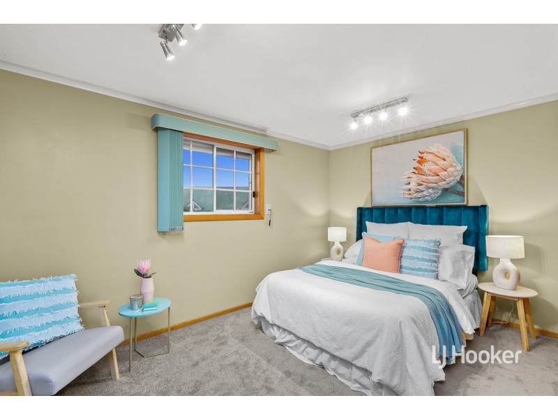 26 Sommers Drive, Altona Meadows VIC 3028