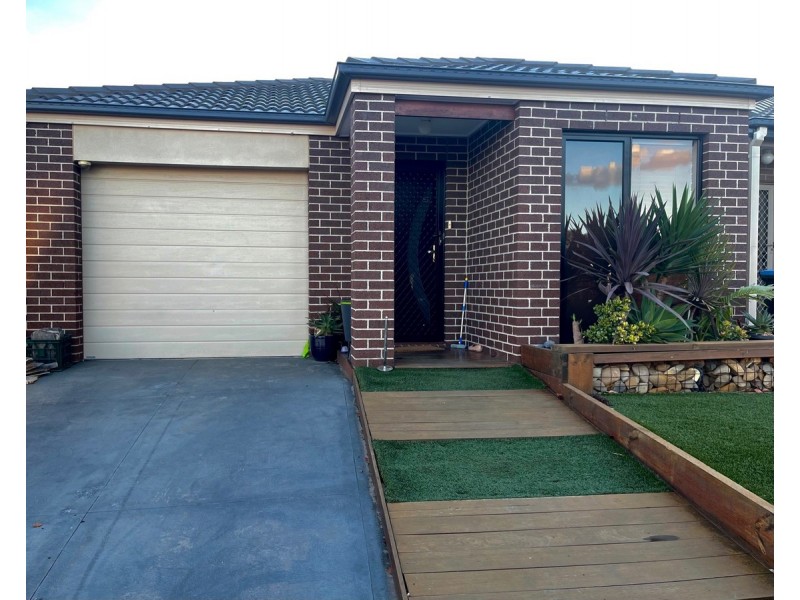 16 Treeleaf Avenue, Point Cook VIC 3030