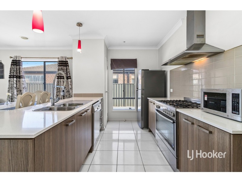 65 James Melrose Drive, Brookfield VIC 3338
