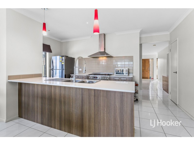 65 James Melrose Drive, Brookfield VIC 3338