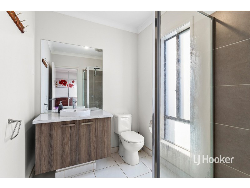 65 James Melrose Drive, Brookfield VIC 3338