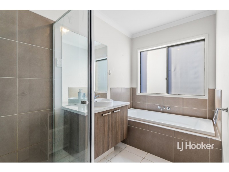 65 James Melrose Drive, Brookfield VIC 3338