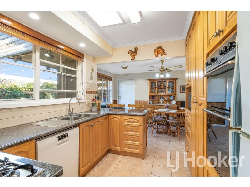 24 Warrenwood Avenue, Hoppers Crossing VIC 3029