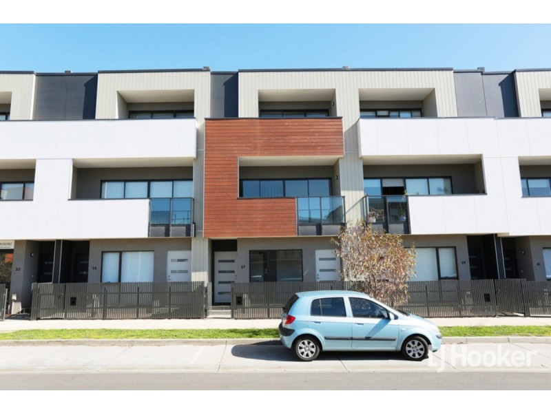 37 Tribeca Drive, Point Cook VIC 3030