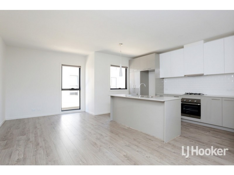 37 Tribeca Drive, Point Cook VIC 3030