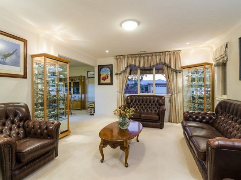 42 Truganina Avenue., Seabrook VIC 3028