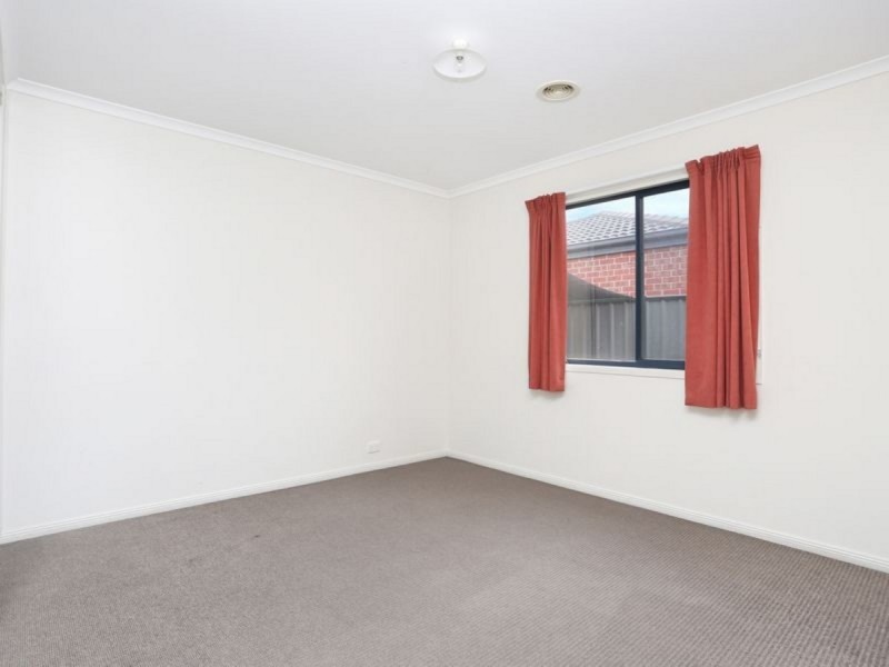 9 Lindsay Gardens., Point Cook VIC 3030