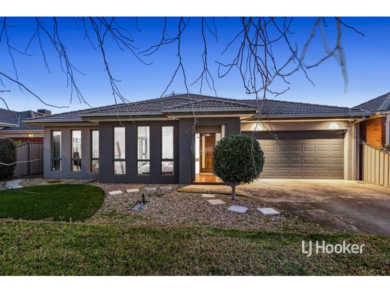12 Halifax Court, Point Cook VIC 3030