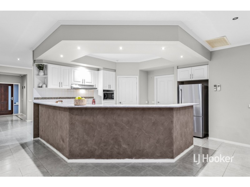 12 Halifax Court, Point Cook VIC 3030