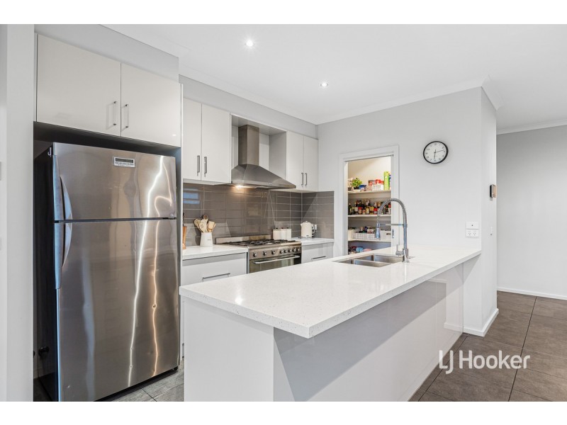 15 Pier Way, Point Cook VIC 3030