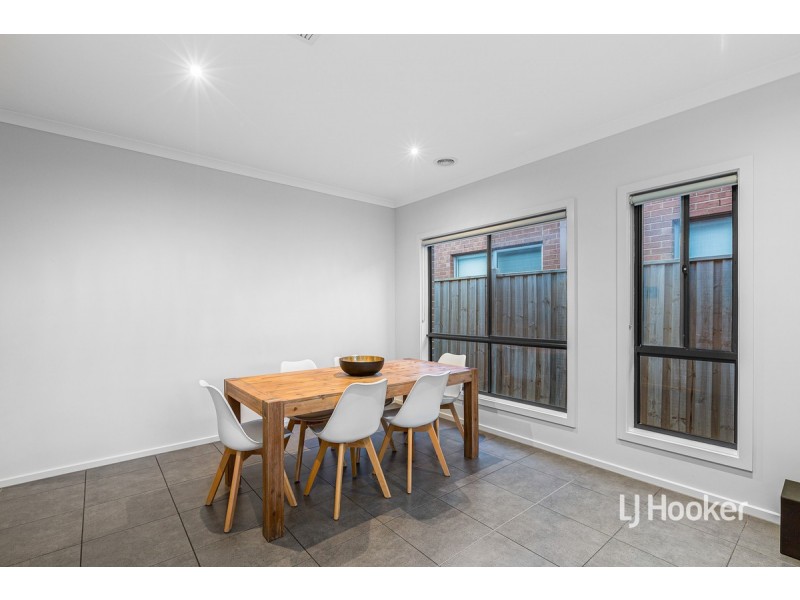 15 Pier Way, Point Cook VIC 3030