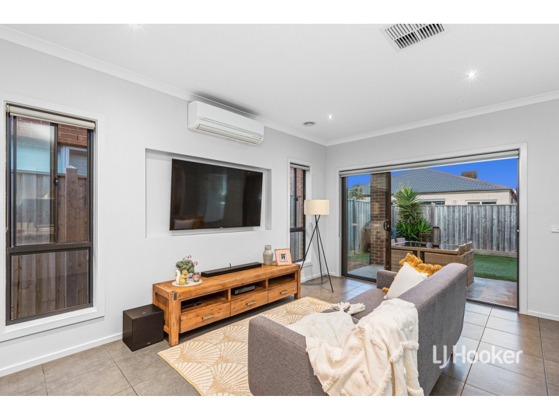 15 Pier Way, Point Cook VIC 3030