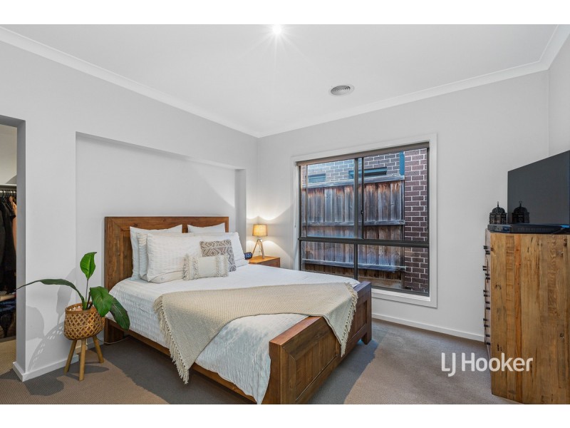 15 Pier Way, Point Cook VIC 3030