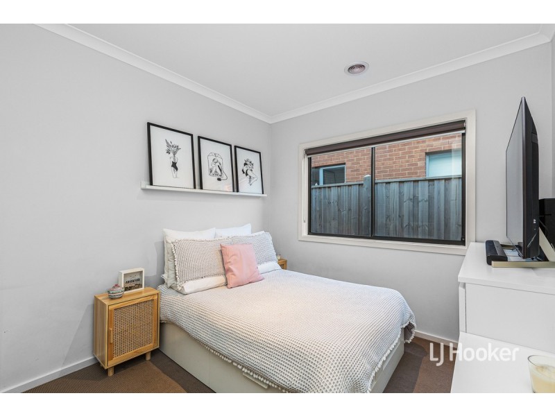 15 Pier Way, Point Cook VIC 3030