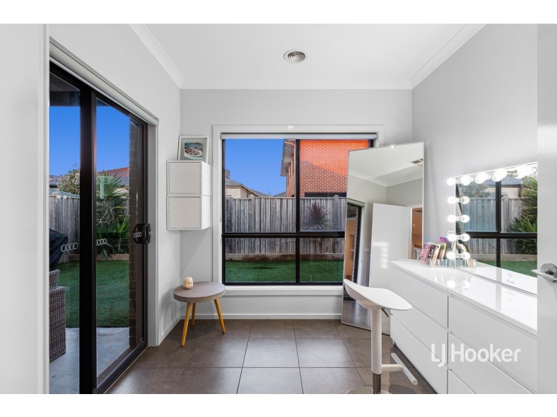 15 Pier Way, Point Cook VIC 3030