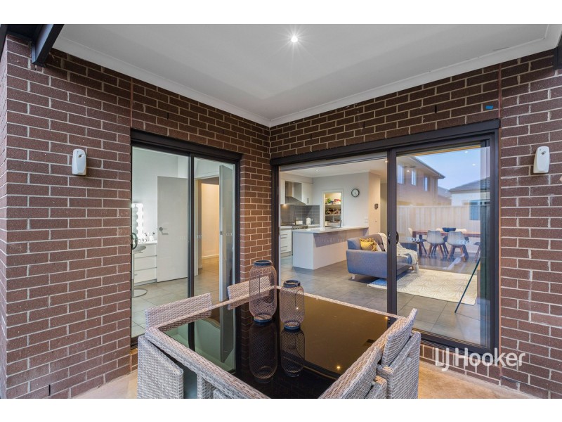 15 Pier Way, Point Cook VIC 3030