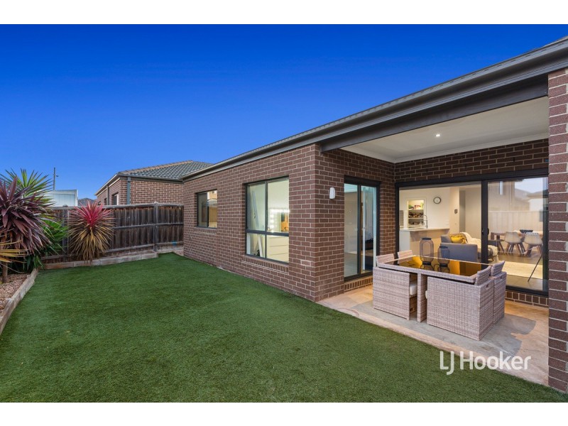 15 Pier Way, Point Cook VIC 3030