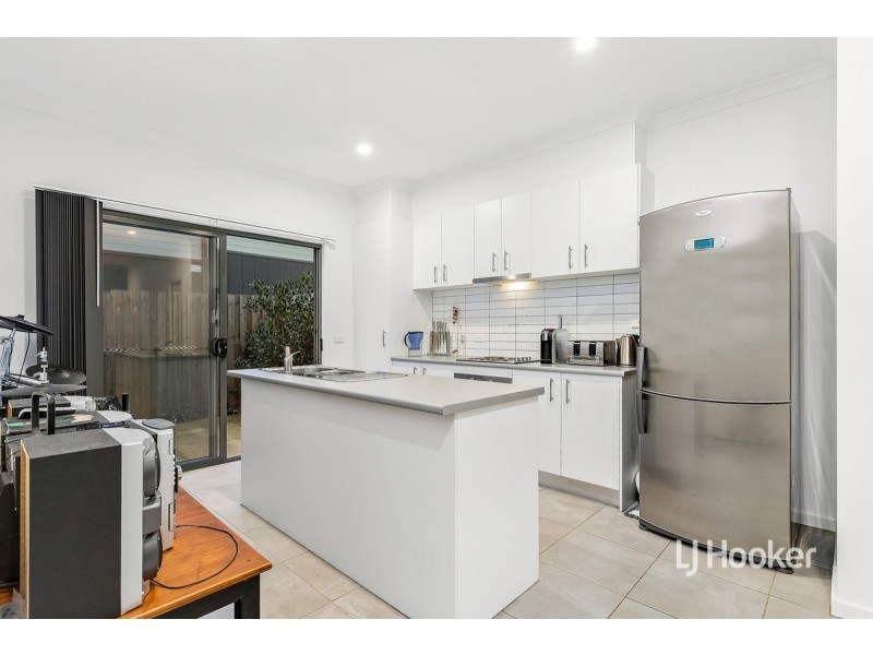 4 Tanino Road, Cranbourne West VIC 3977