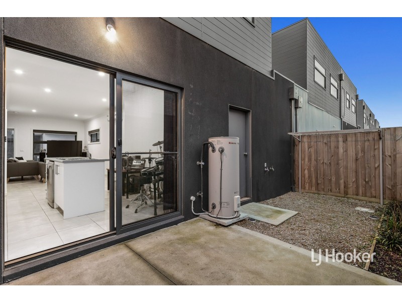 4 Tanino Road, Cranbourne West VIC 3977