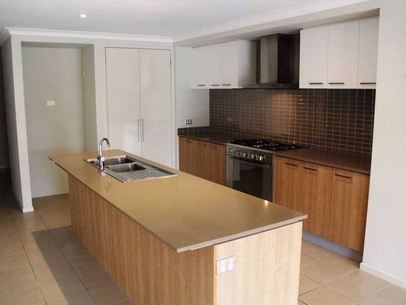 31 Yuruga Boulevard, Point Cook VIC 3030