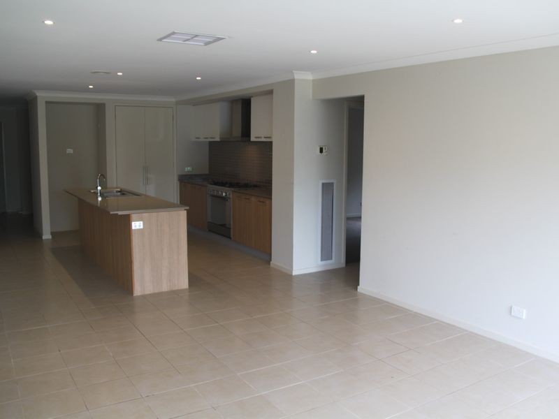 31 Yuruga Boulevard, Point Cook VIC 3030