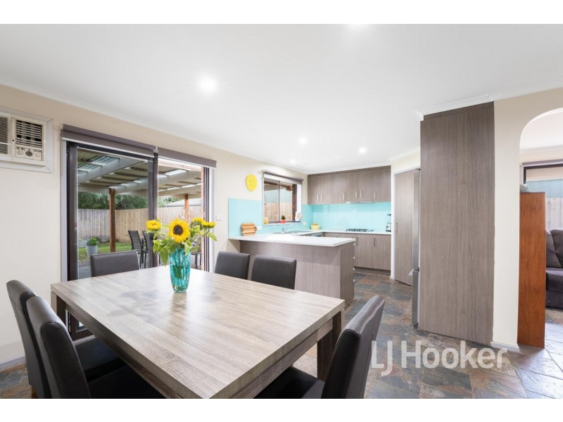 25 Tamarind Crescent, Werribee VIC 3030