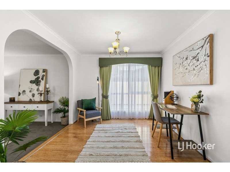 8 Brown Avenue, Altona Meadows VIC 3028