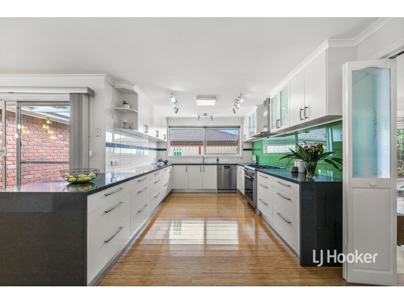 8 Brown Avenue, Altona Meadows VIC 3028