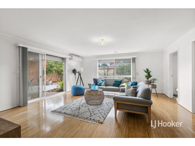 8 Brown Avenue, Altona Meadows VIC 3028