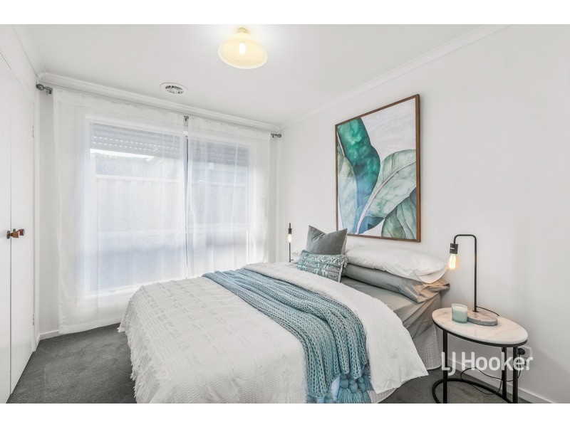 8 Brown Avenue, Altona Meadows VIC 3028