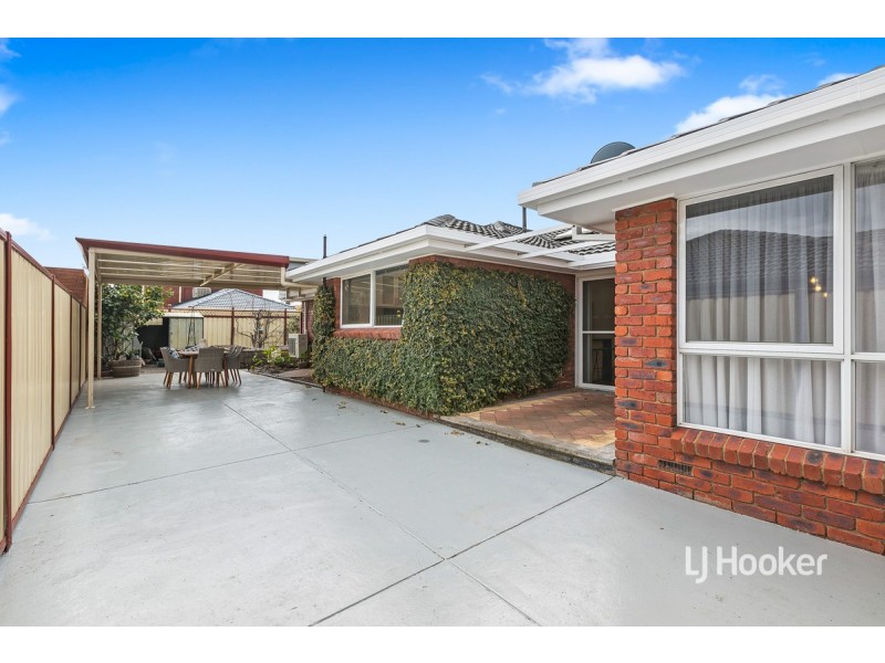 8 Brown Avenue, Altona Meadows VIC 3028