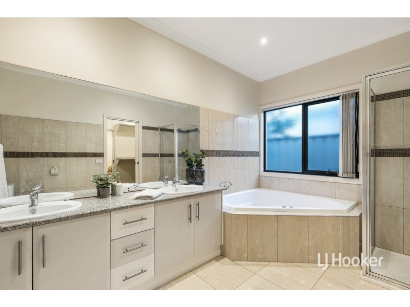 31 Santander Crescent, Point Cook VIC 3030