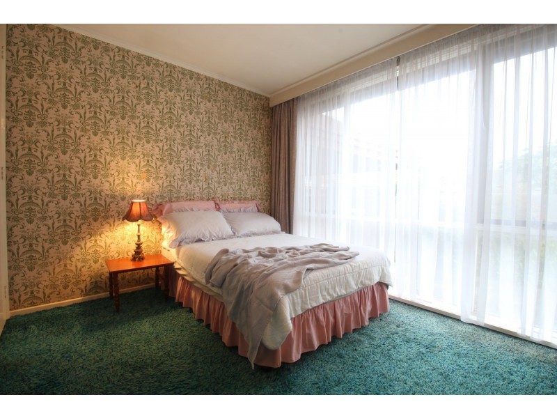 2/18 Seymour Road, Elsternwick VIC 3185