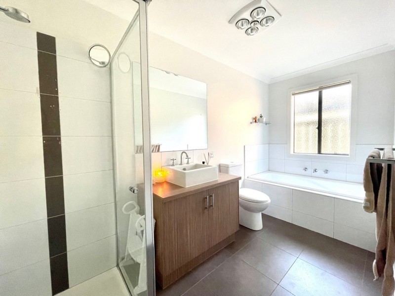78 Tom Roberts Parade, Point Cook VIC 3030