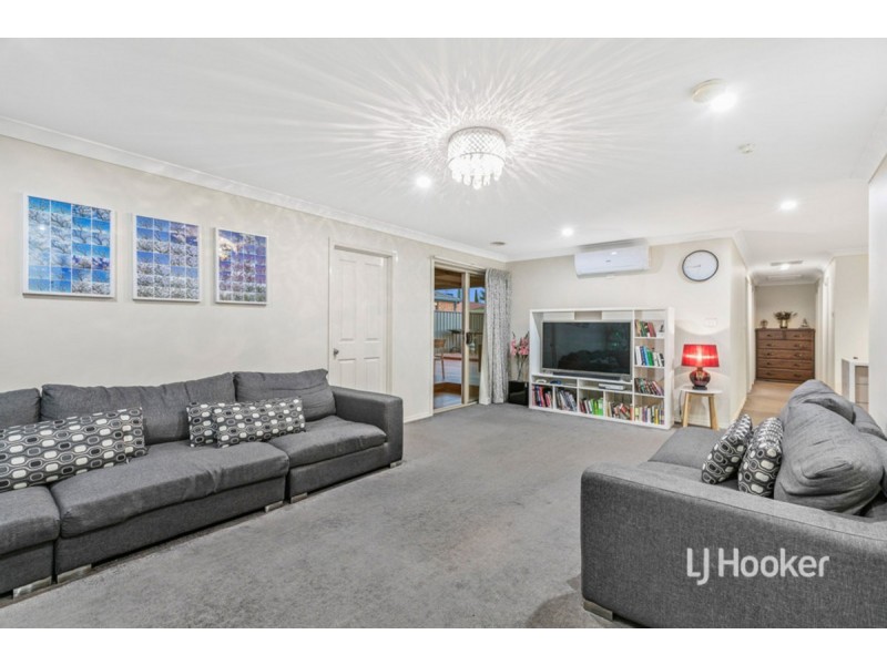 14 Caldicott Crescent, Point Cook VIC 3030