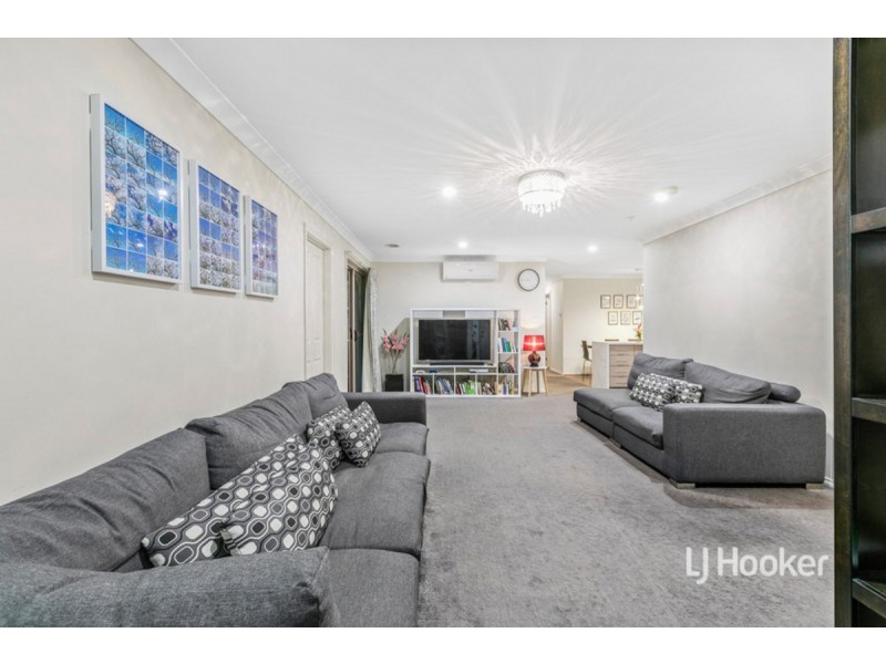 14 Caldicott Crescent, Point Cook VIC 3030