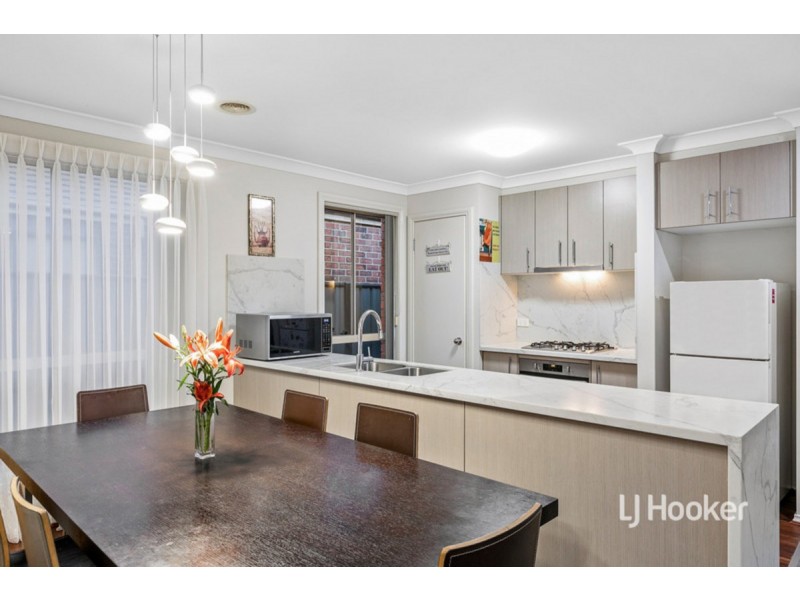 14 Caldicott Crescent, Point Cook VIC 3030