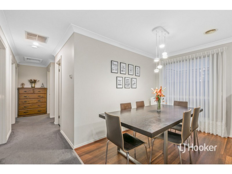 14 Caldicott Crescent, Point Cook VIC 3030