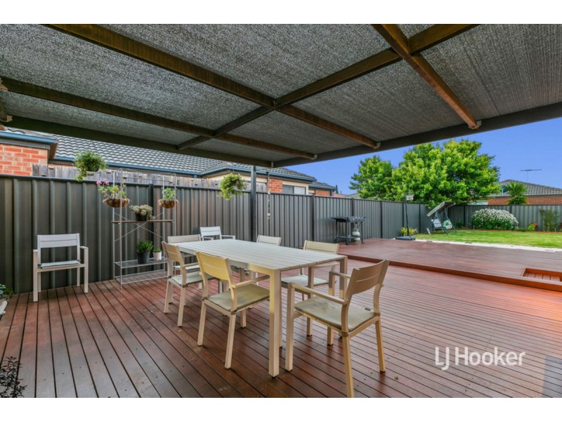 14 Caldicott Crescent, Point Cook VIC 3030