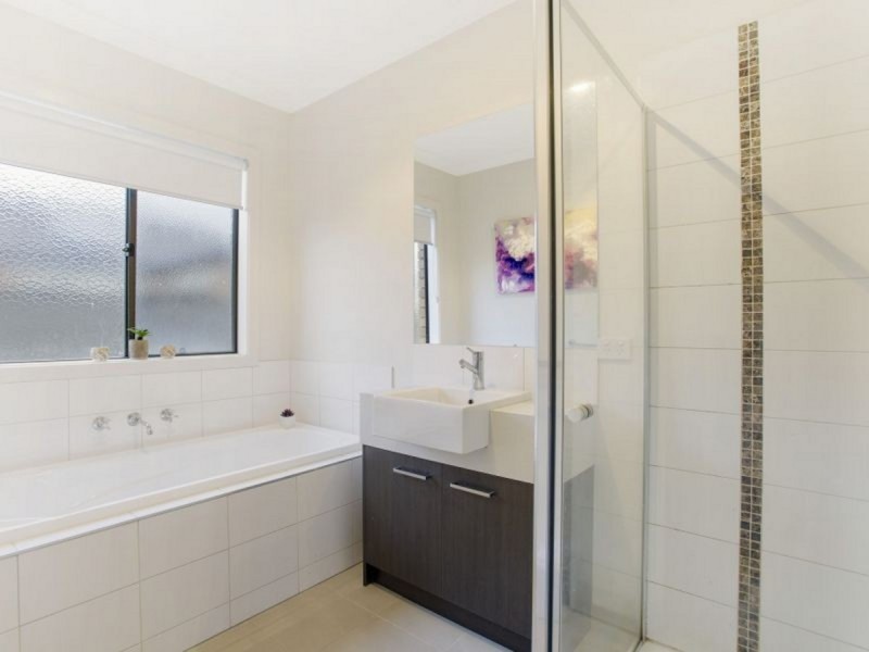 21 Luxford Drive, Point Cook VIC 3030