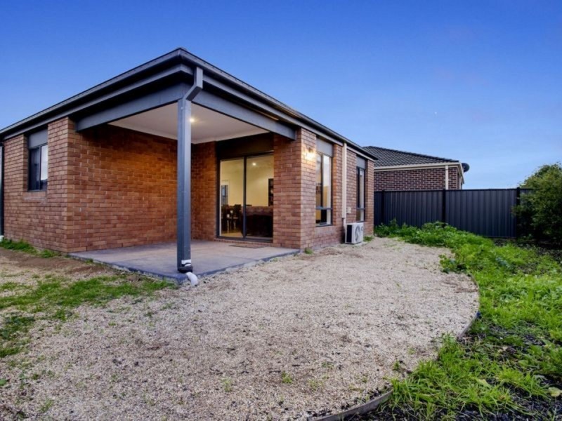 21 Luxford Drive, Point Cook VIC 3030