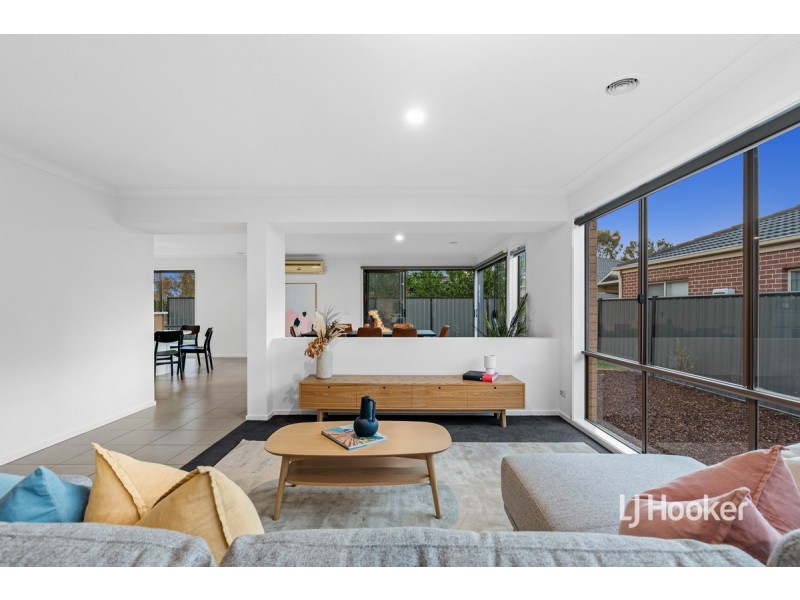 29 Fairbridge Road, Point Cook VIC 3030