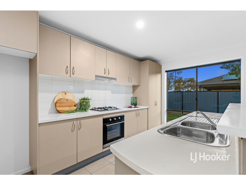 29 Fairbridge Road, Point Cook VIC 3030