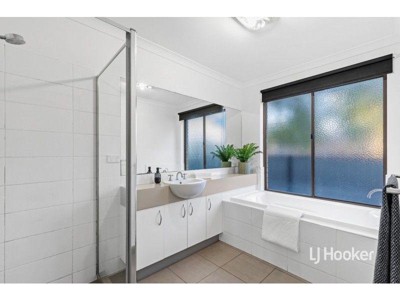 29 Fairbridge Road, Point Cook VIC 3030