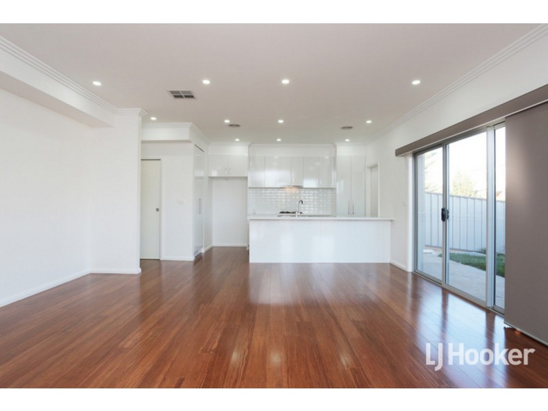 1/29 La Rochelle Boulevard., Point Cook VIC 3030