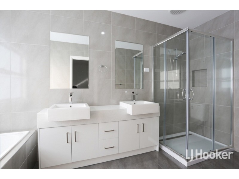 1/29 La Rochelle Boulevard., Point Cook VIC 3030