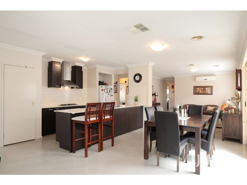 33 Florey Avenue, Point Cook VIC 3030